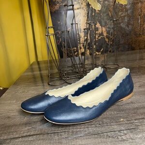 Chloe like new flats